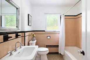 154 Bellingham Rd, Brookline, MA 02467 - Photo 12