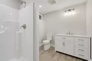 35R-37L Poquanticut Ave, Easton, MA 02356 - Photo 16