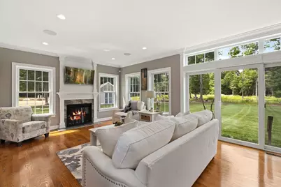 92 Plain St W, Berkley, MA 02779 - Photo 6