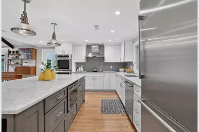 27 Algonquin Ave, Andover, MA 01810 - Photo 8