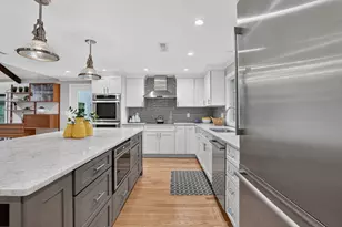 27 Algonquin Ave, Andover, MA 01810 - Photo 8