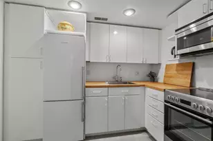 1 W Hill Pl, Boston, MA 02114 - Photo 30