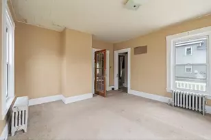 184 Groveland St, Haverhill, MA 01830 - Photo 10
