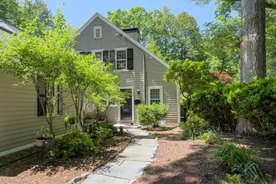 284 Woodland Road, Brookline, MA 02467 - Photo 4