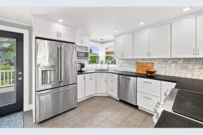 17 Greenwood Road, Peabody, MA 01960 - Photo 6