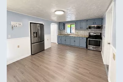 138 Camden St #1, Methuen, MA 01844 - Photo 2