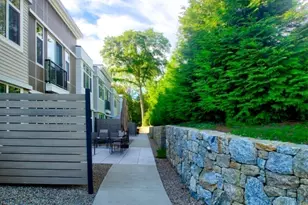 27 Jefferson St, Marlborough, MA 01752 - Photo 16