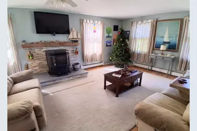 10 Marcam Village Rd #10, Oxford, MA 01537 - Photo 2
