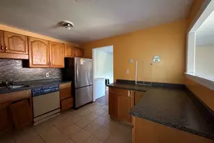 221 Oak St, Brockton, MA 02301 - Photo 6