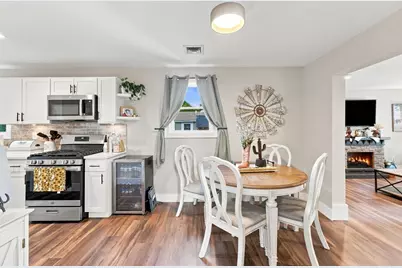 47 Perkins St, Somerset, MA 02725 - Photo 16