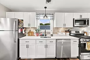 47 Perkins St, Somerset, MA 02725 - Photo 18