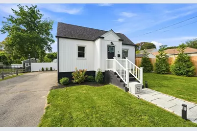 47 Perkins St, Somerset, MA 02725 - Photo 2