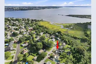 47 Perkins St, Somerset, MA 02725 - Photo 4