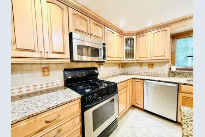 133 Cottonwood Ln, Agawam, MA 01001 - Photo 12