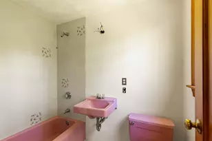 220 Essex St, Lynnfield, MA 01940 - Photo 34