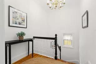 35 White Pl, Brookline, MA 02445 - Photo 10