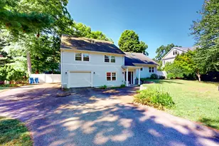 9 Fells Cir, Wellesley, MA 02482 - Photo 2