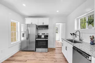 42 Washington St, Monson, MA 01057 - Photo 1