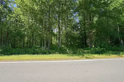 32 Berkshire Trail E, Williamsburg, MA 01096 - Photo 1