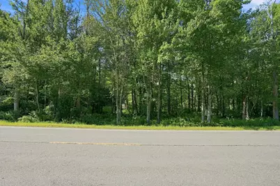 32 Berkshire Trail E, Williamsburg, MA 01096 - Photo 2