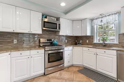 22 Aberdeen Ave, Waltham, MA 02453 - Photo 10