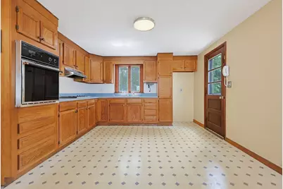 135 Crane St, Dedham, MA 02026 - Photo 12