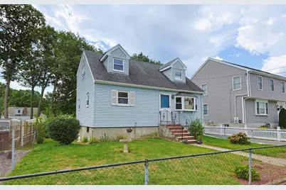 135 Crane St, Dedham, MA 02026 - Photo 2