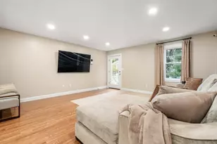 65 Castine St, Worcester, MA 01606 - Photo 12