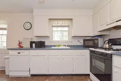11 Kingsley Rd, Norton, MA 02766 - Photo 2