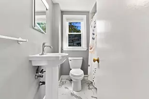 19 Elliott St, Melrose, MA 02176 - Photo 16