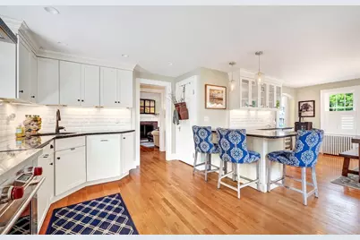 41 Hillcrest Ave, Melrose, MA 02176 - Photo 14