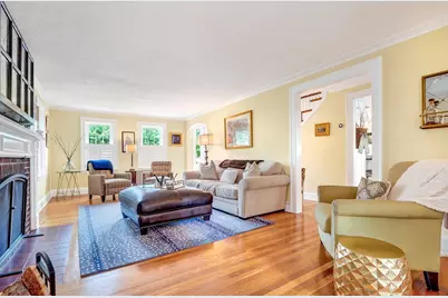 41 Hillcrest Ave, Melrose, MA 02176 - Photo 4