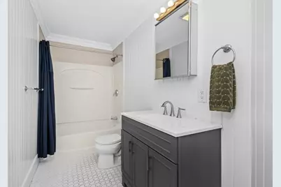421 E 3rd St #1, Boston, MA 02127 - Photo 10