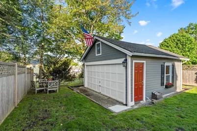 186 Temple St, Boston, MA 02132 - Photo 30