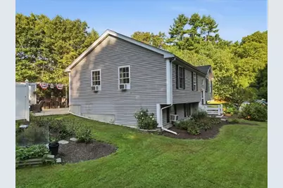 15 Old Center St, Middleborough, MA 02346 - Photo 2