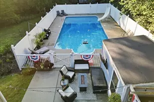 15 Old Center St, Middleborough, MA 02346 - Photo 4