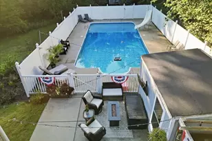 15 Old Center St, Middleborough, MA 02346 - Photo 4