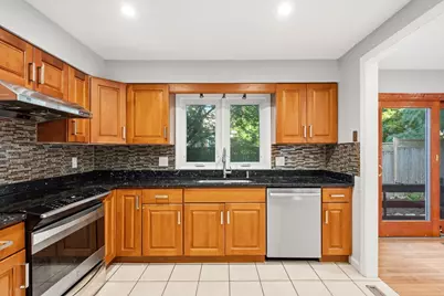 470 Adams St #2, Quincy, MA 02169 - Photo 8