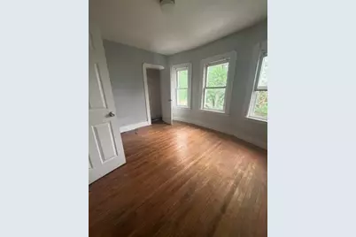 335 Oakland St, Springfield, MA 01108 - Photo 4