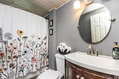 43 Crestwood Cir, Lawrence, MA 01843 - Photo 10