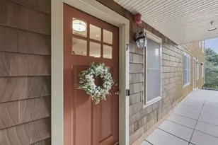 7 Stephen Ln Dr, Bedford, MA 01730 - Photo 2
