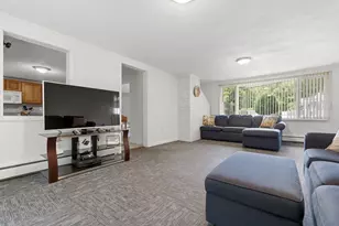 11 Grover St, Beverly, MA 01915 - Photo 8