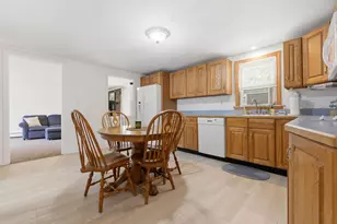 11 Grover St, Beverly, MA 01915 - Photo 10