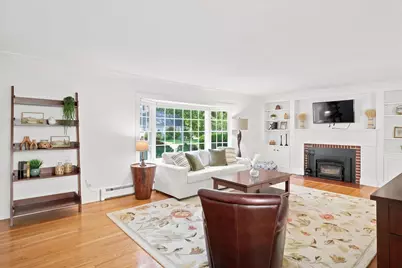 21 Woodbridge Rd, North Andover, MA 01845 - Photo 8