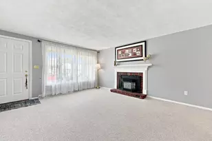 92 Applewood Dr, Marlborough, MA 01752 - Photo 6