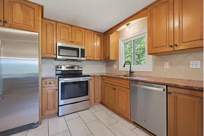 1 Garrison Dr, Plainville, MA 02762 - Photo 6