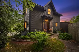 13 Phillips St, Salem, MA 01970 - Photo 1