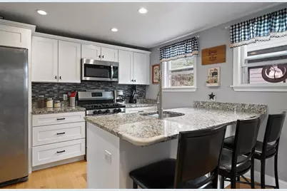10 Windsor Ave, Lynn, MA 01902 - Photo 6