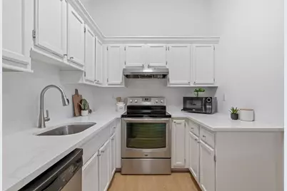 48 Forest St #104, Medford, MA 02155 - Photo 6