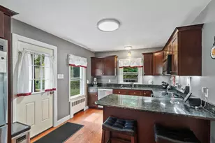 406 Lincoln St, Fitchburg, MA 01420 - Photo 8